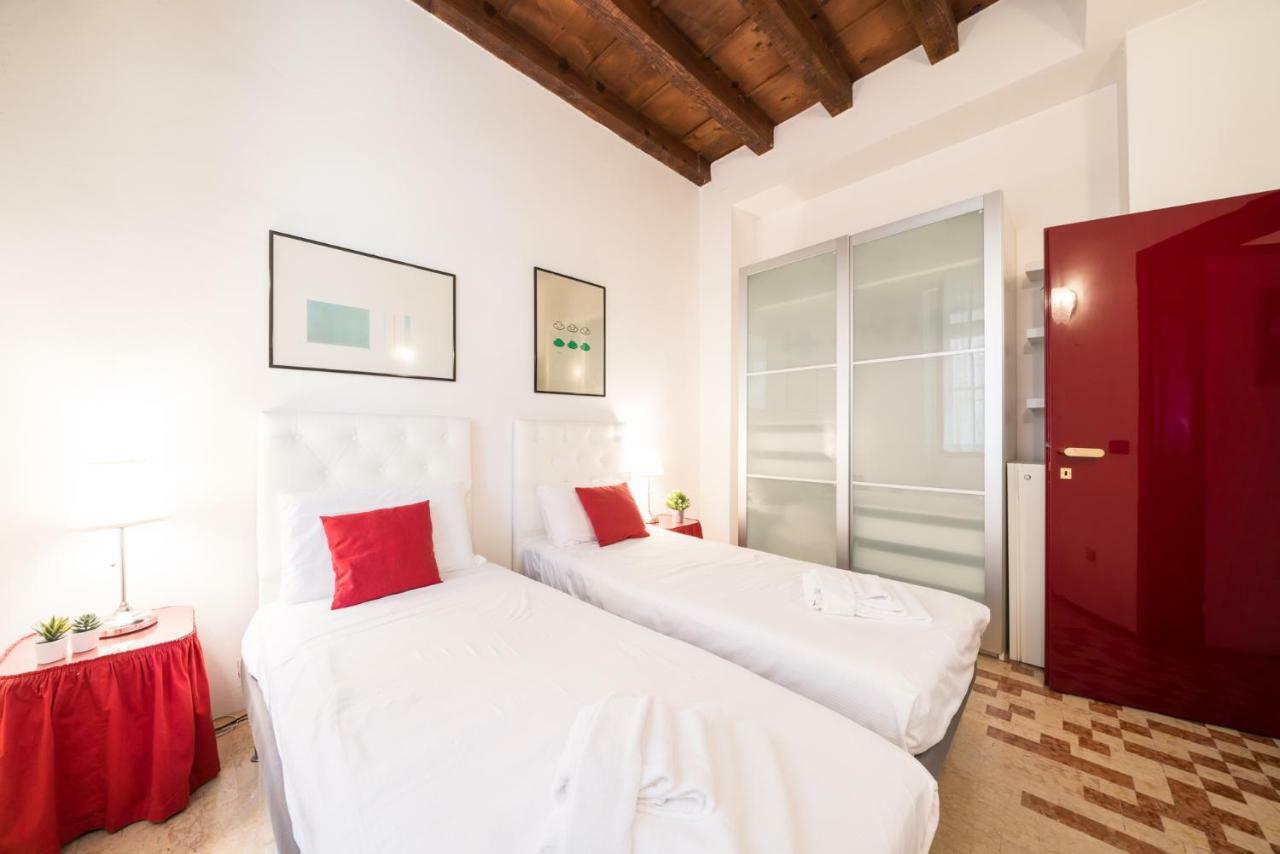 Bright Apartments Verona - Borsari Historical Luaran gambar